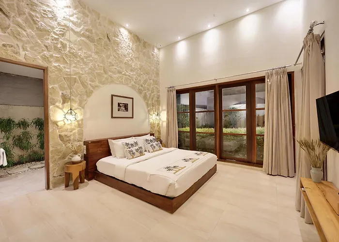 6br Oasis With 2 Private Pools Seminyak