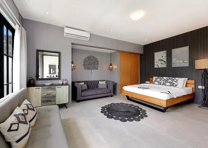 6br Oasis With 2 Private Pools Villa