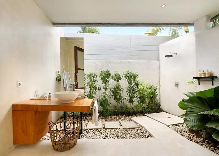 Villa 6br Oasis With 2 Private Pools *